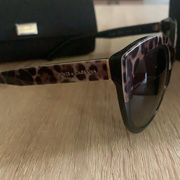 Dolce & Gabbana Sunglasses w/ Case 🕶 - Picture 5 of 5